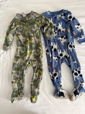 One-Piece Fleece Footed Pajamas- Green Camo size 12-18months